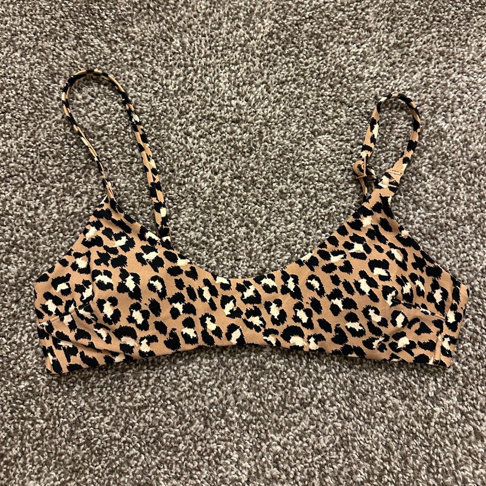 Aerie leopard print scoop bikini top with adjustable straps | XS